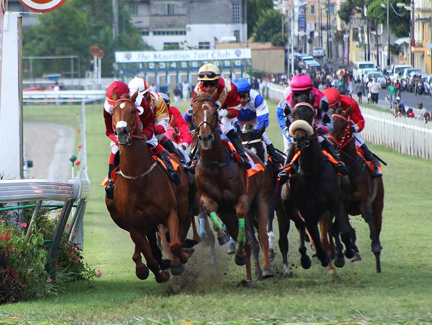 Horse Racing at Champ de Mars